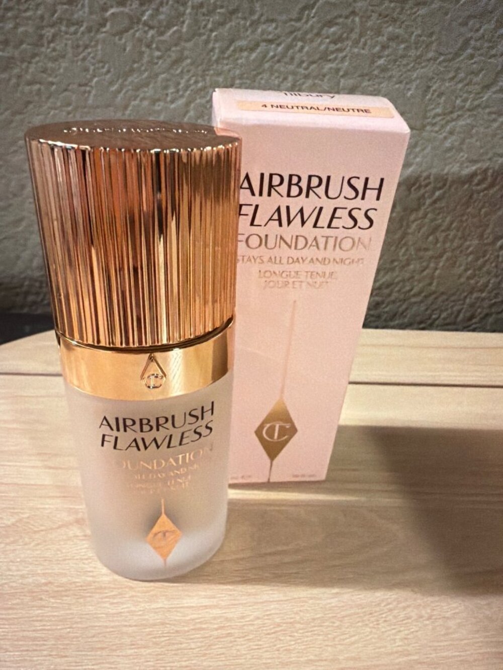 Charlotte Tilbury 4 Neutral Airbrush All Day Flawless Foundation 10 fl. oz